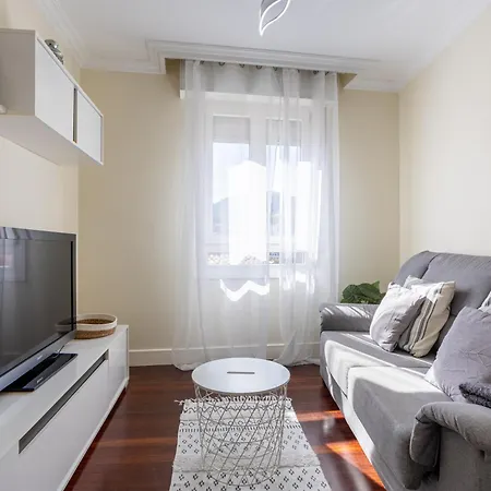 Lameragane, En El Centro Historico Junto Al Parque