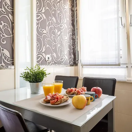 Lameragane, En El Centro Historico Junto Al Parque Appartamento